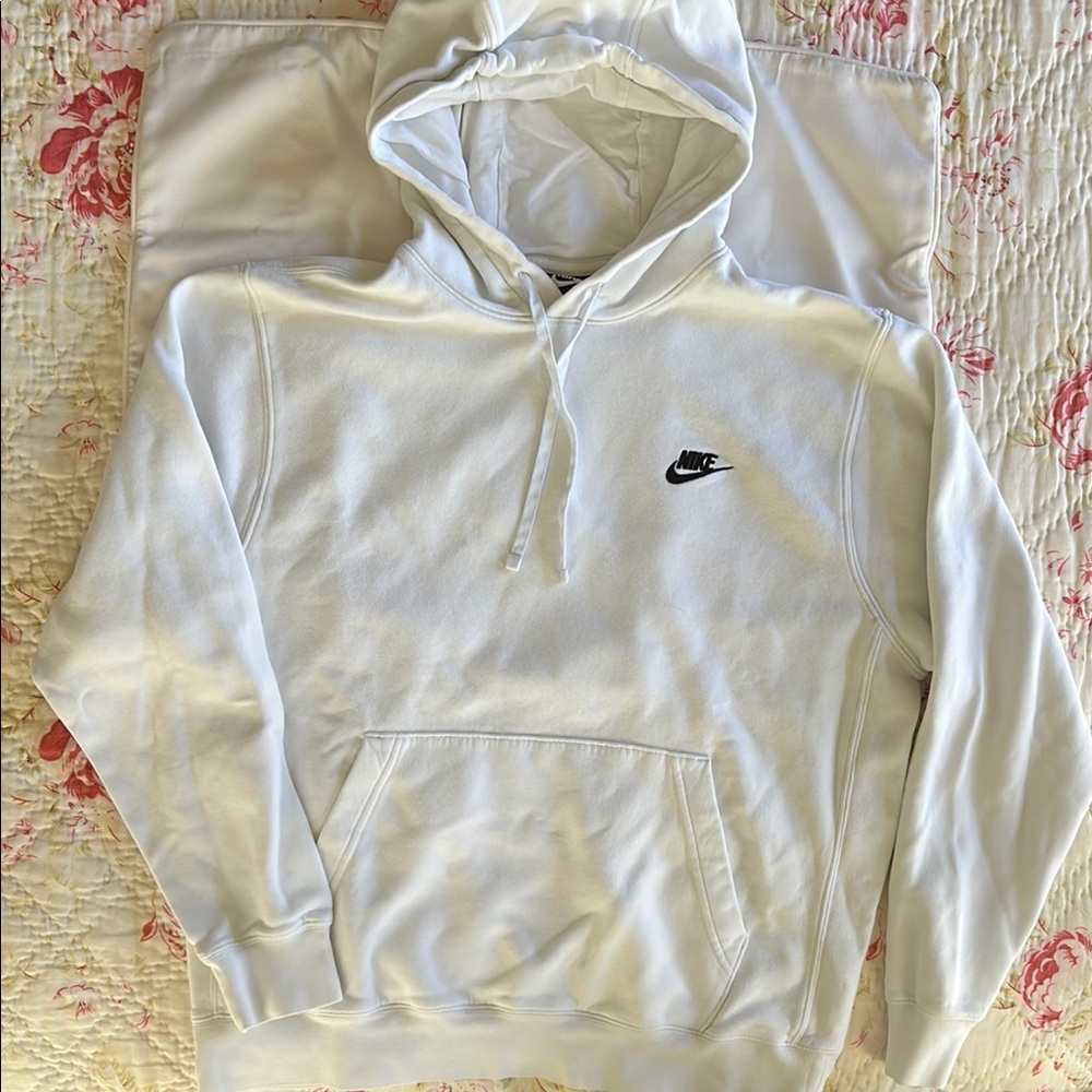 Nike White Pullover Hoodie Sweatshirt